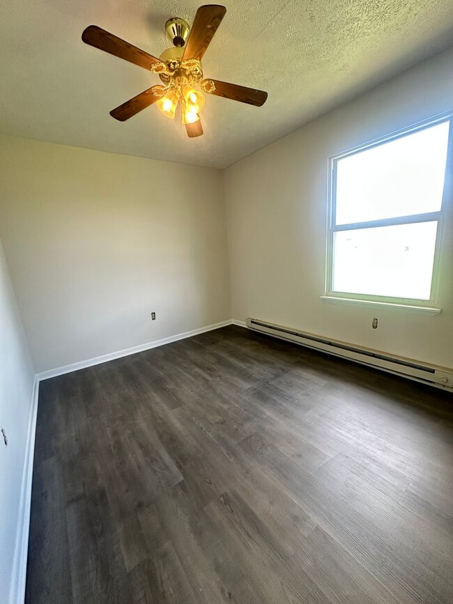 Building Photo - Apartment for Rent in Broadway