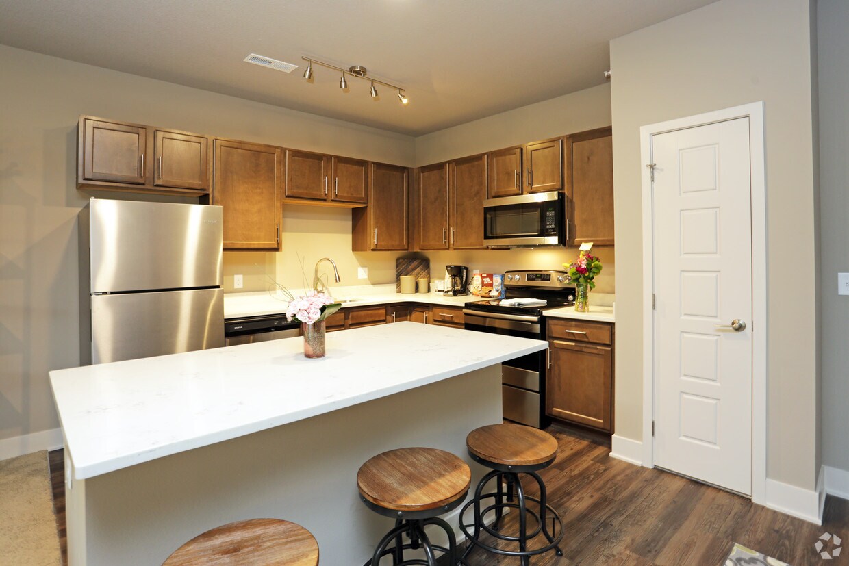 The Sterling at Prairie Trail Rentals in Ankeny at 2337 SW Plaza Pkwy