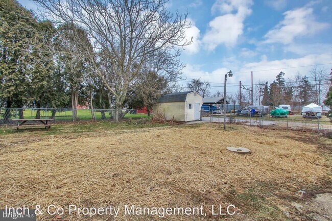 Building Photo - 3 br, 1 bath House - 121 S York St