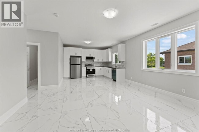 Photo du bâtiment - 2270 Daytona Ave