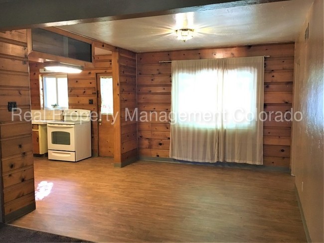 Building Photo - Beautiful Home in Hoffman Heights