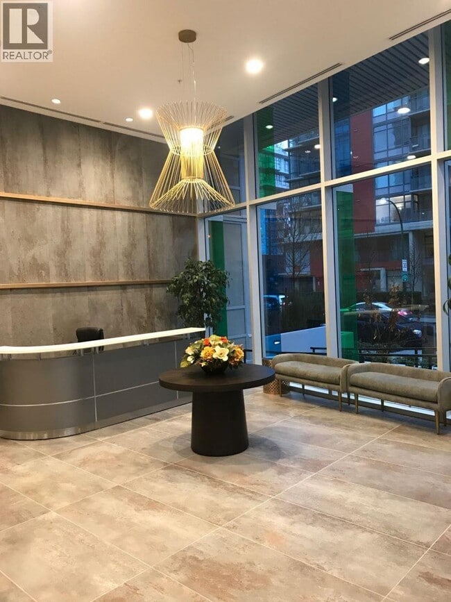 Building Photo - 1708 Ontario St