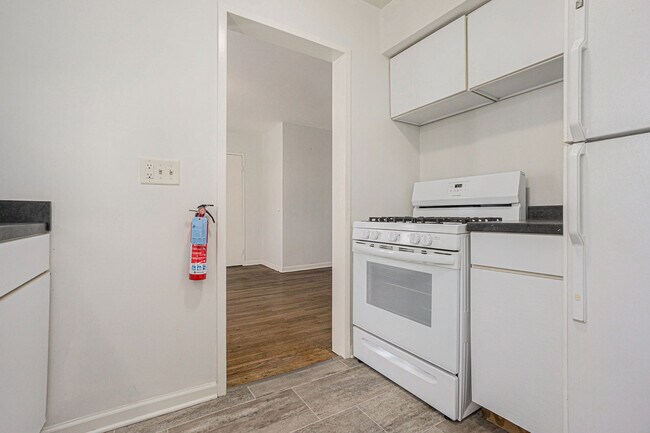 Foto del edificio - 2025 Bronson Blvd