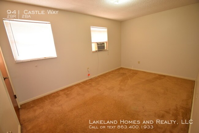 Building Photo - 941 Castle Way - 2BR 1.5BA