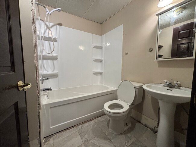 Photo du bâtiment - 2 Bedroom 1 Bathroom Apartement