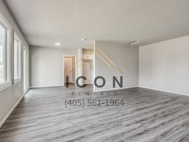 Building Photo - 517 N Robin Way