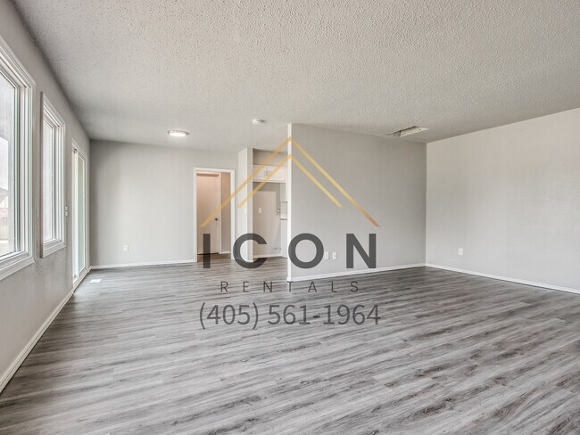 Photo - 517 N Robin Way House