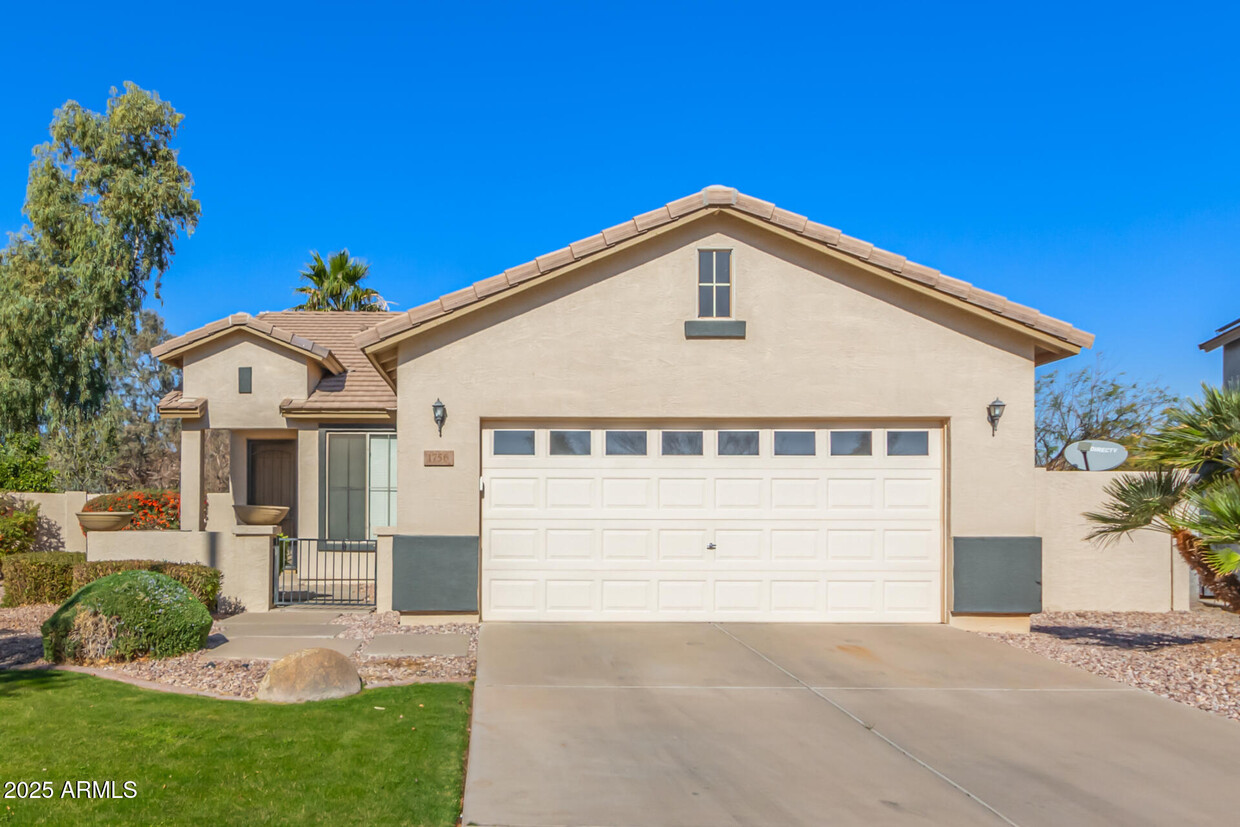 Foto principal - 1756 S Longspur Ln