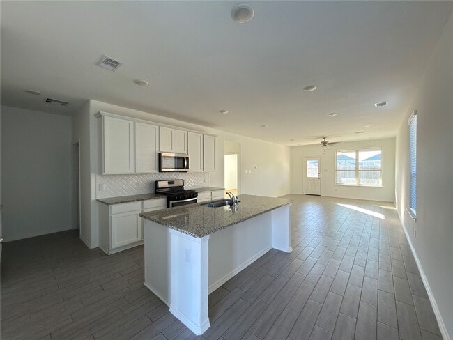 Building Photo - 5731 Tabula Rasa Dr