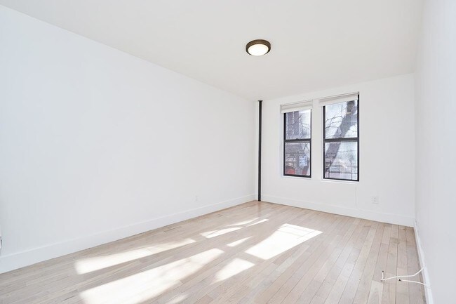 Foto del edificio - 137 West 137th Street