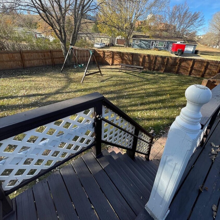 Foto principal - Charming Home w/ Spacious, Fenced yard