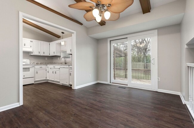 Foto del edificio - 7314 Ridge Creek Rd