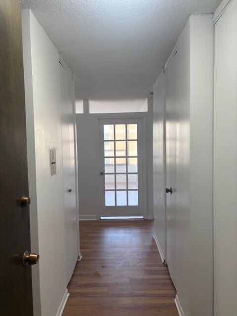 Foto del edificio - 5100 N Marine Dr