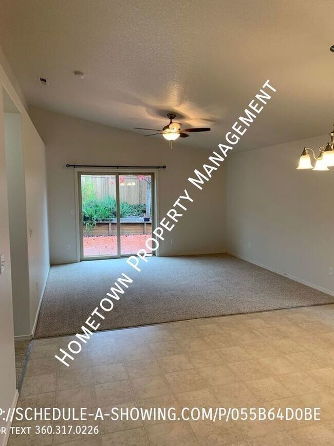 Building Photo - 4 Bedroom Rambler - Available NOW!