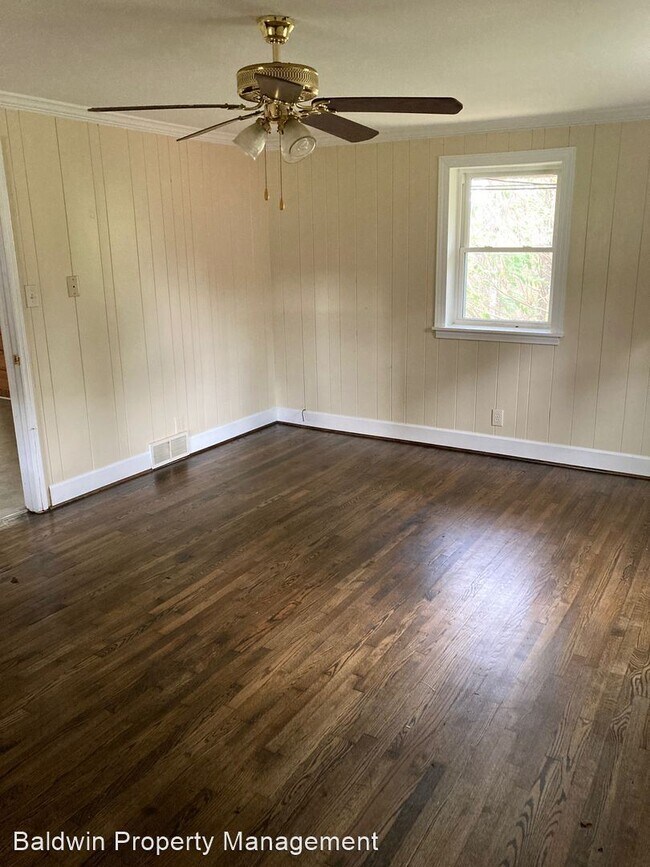 Building Photo - 3 br, 1.5 bath House - 203 BEECHWOOD CIRCLE