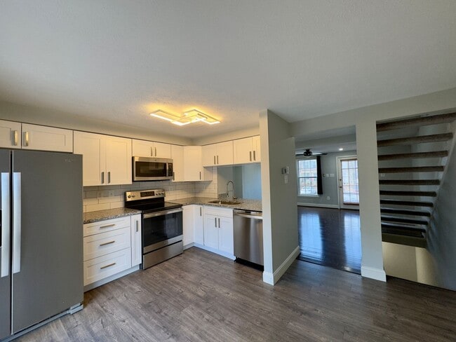 Building Photo - Charming 2 Bedroom/2 Bathroom Townhome in Windsor Mill, MD!