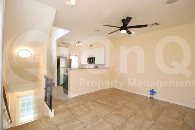 Building Photo - 4049 E Windsor Dr