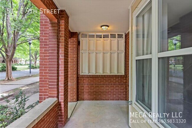 Foto del edificio - 514 E 9th St