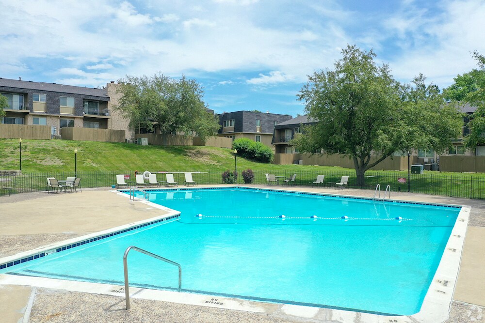 The Oaks at Prairie View Apartments Kansas City, MO