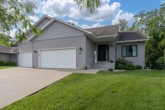 Building Photo - 305 Tanager Rd