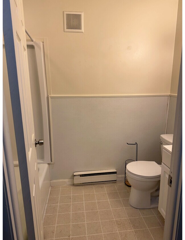 Building Photo - 1539 Allen St