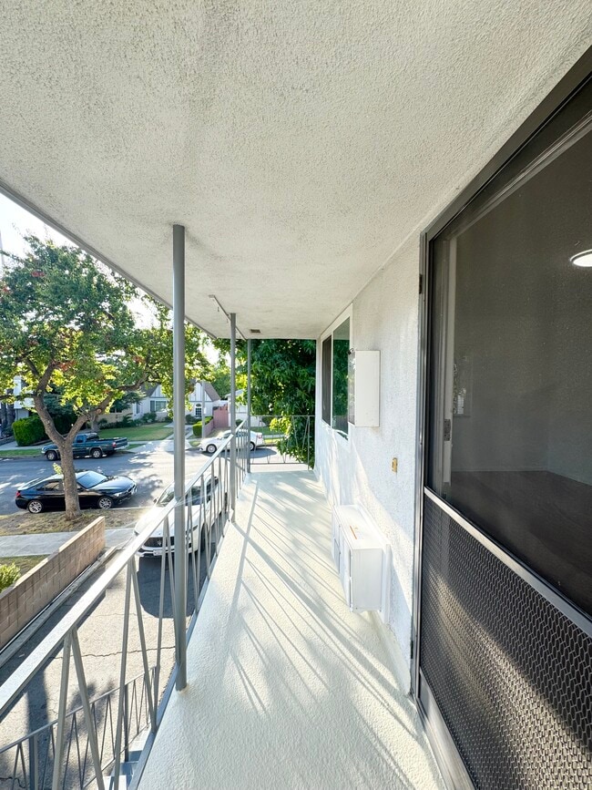 Building Photo - 446 E Cypress Ave