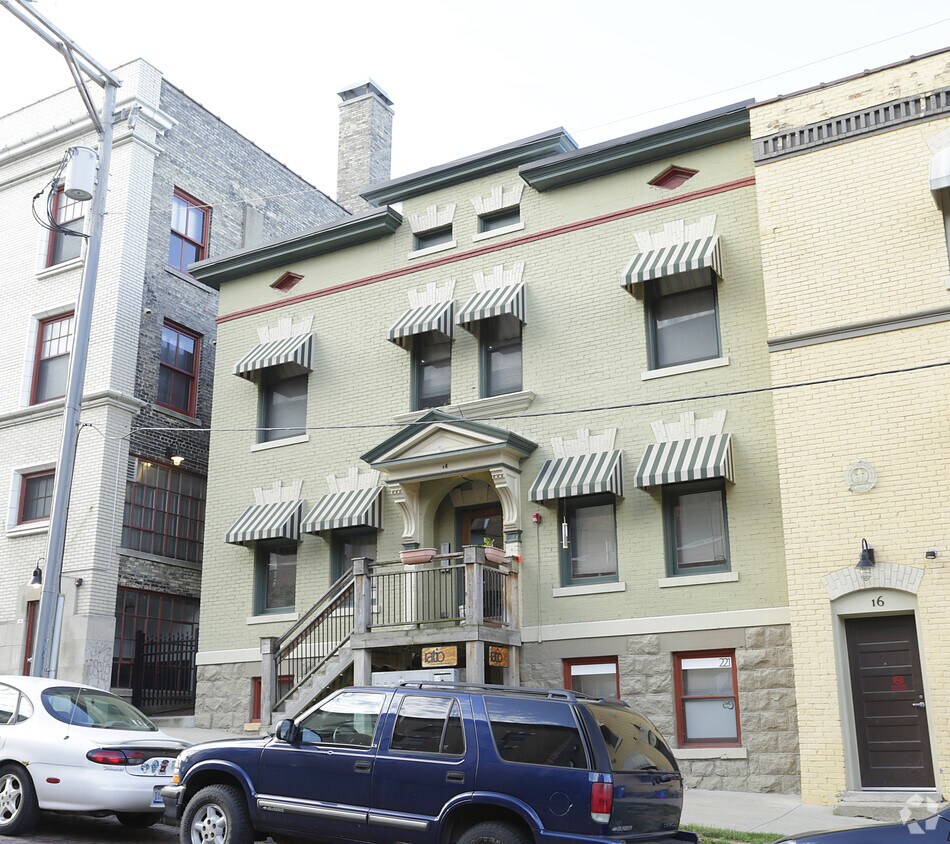 Building Photo - 14 Williams St