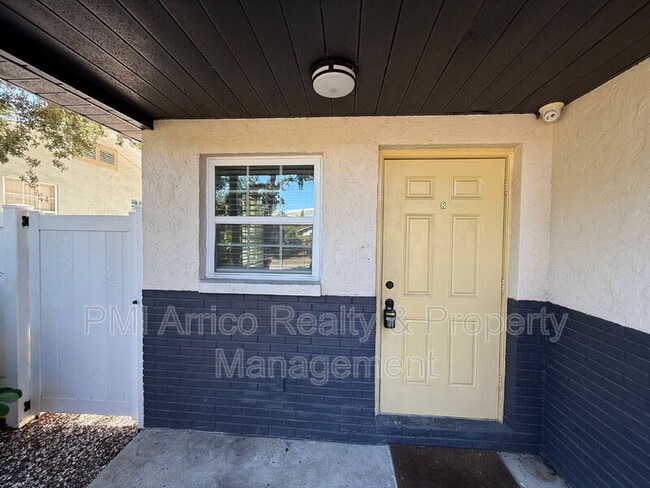 Building Photo - 2809 Marconi St