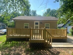 Building Photo - 655 S Old Orchard Ave