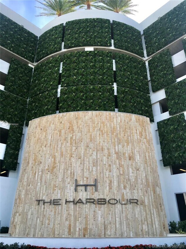 Foto principal - 16385 Biscayne Blvd