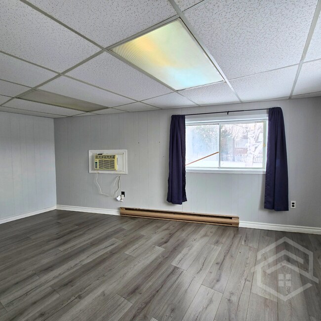 Building Photo - 1-Bedroom available in Courtland !!