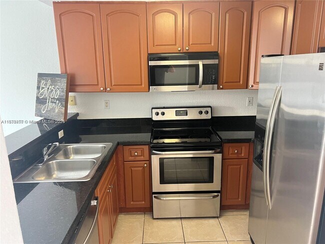 Foto del edificio - 7090 NW 174th Terrace