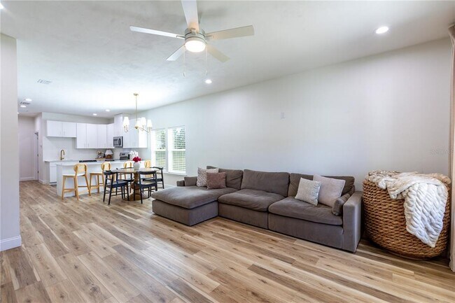Foto del edificio - 991 NW 3rd St
