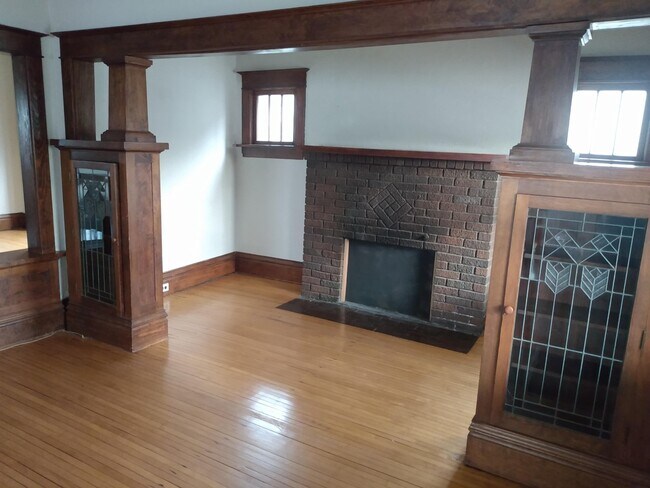 Building Photo - 3011 Veterans Dr