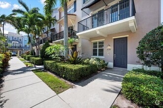 Building Photo - 131 Greenwich Cir