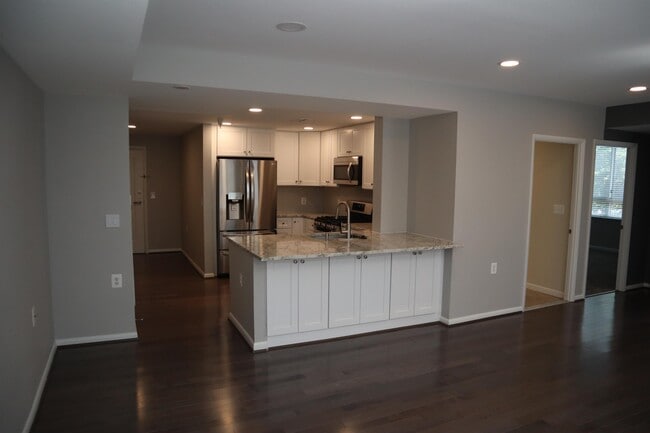 Building Photo - 350 G St SW