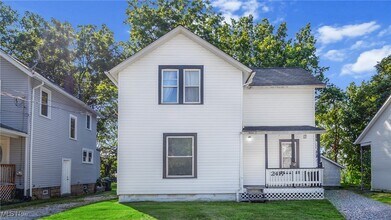 Building Photo - 2417 2nd St