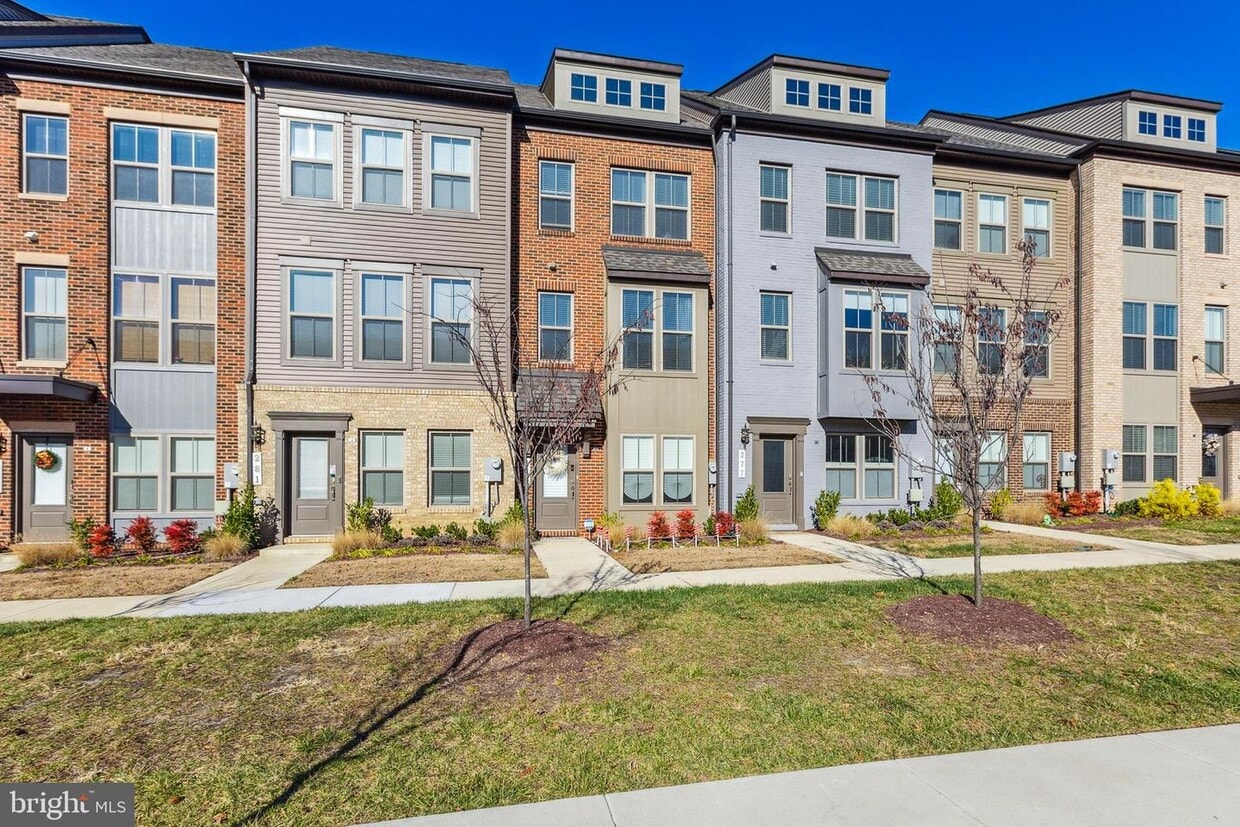 279 Phoenix Dr, Largo, MD 20774 Townhome Rentals in Largo MD