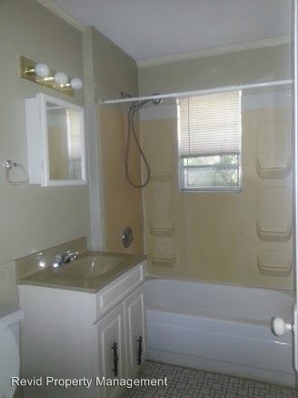 Building Photo - 56 N Willett St