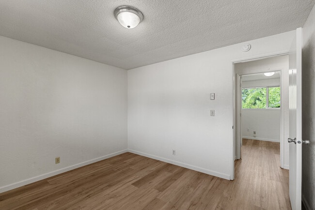 Building Photo - 141 16th St
