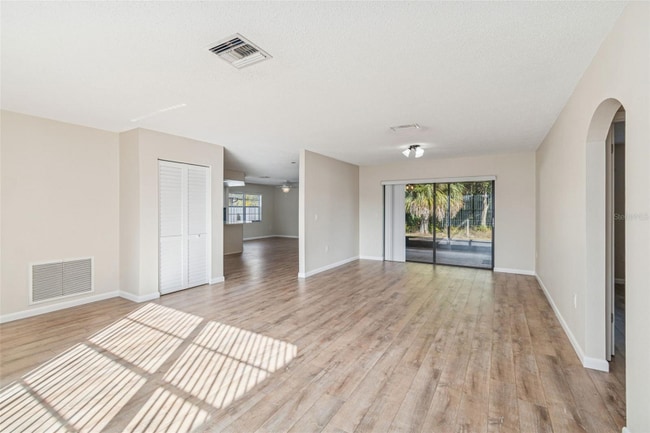 Foto del edificio - 2907 Narcissus Dr