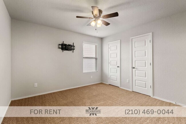 Foto del edificio - 13550 Lily Ln