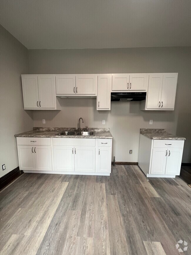 Central City Apartments under 900 Erie, PA 1 Rentals