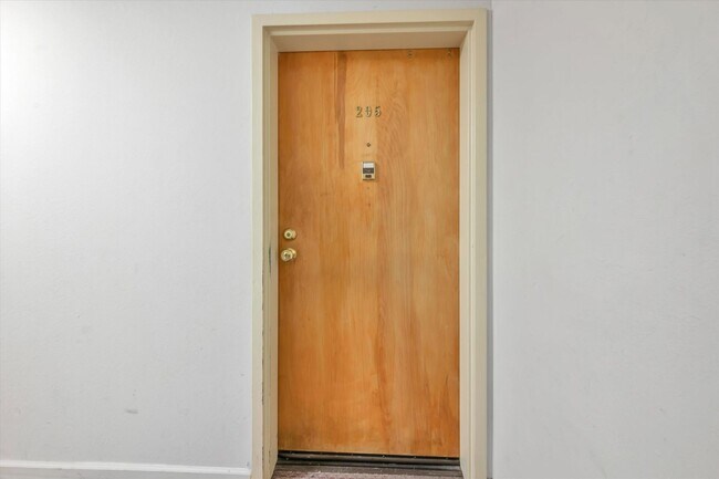 Building Photo - 3111 Vicente Street Apts