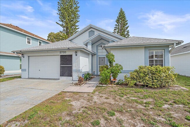 Foto del edificio - Annual 3 bed 2 bath house with a garage av...