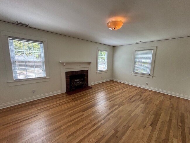 Foto del edificio - Charming 2 Bedroom 1 Bath House