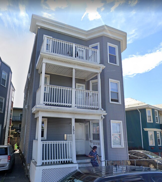 Foto del edificio - 151 E Cottage St