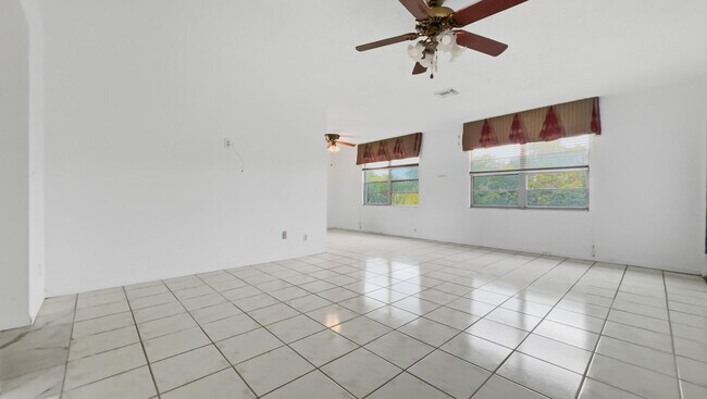 Foto del edificio - 101 SW 132nd Way