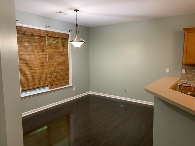 Building Photo - 397 Grayson Way