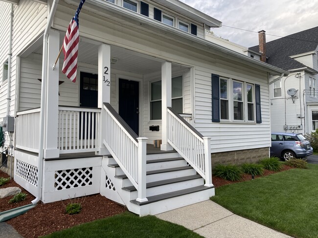 Front entry - 2 1/2 Courtland St